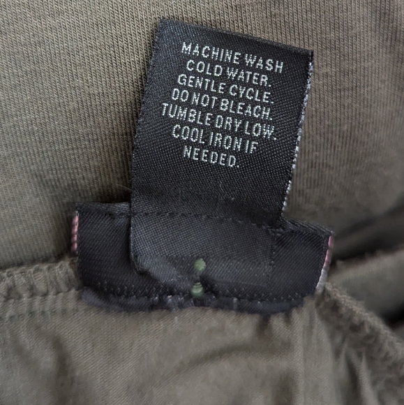 Olive Green Plus size skirt - Picture 2 of 3